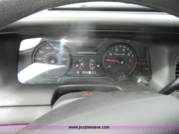 image for item B6983 2007 Ford Crown Victoria Police Interceptor