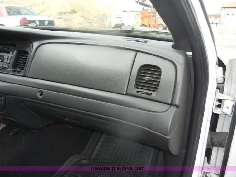 image for item B6983 2007 Ford Crown Victoria Police Interceptor