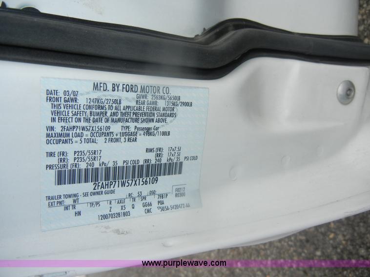 image for item B6983 2007 Ford Crown Victoria Police Interceptor