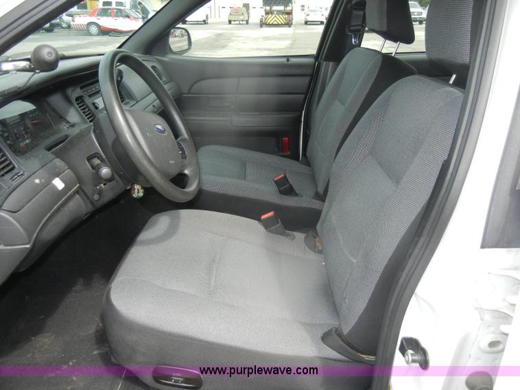 image for item B6984 2008 Ford Crown Victoria Police Interceptor