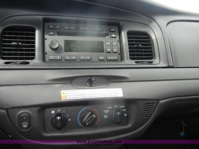 image for item B6984 2008 Ford Crown Victoria Police Interceptor