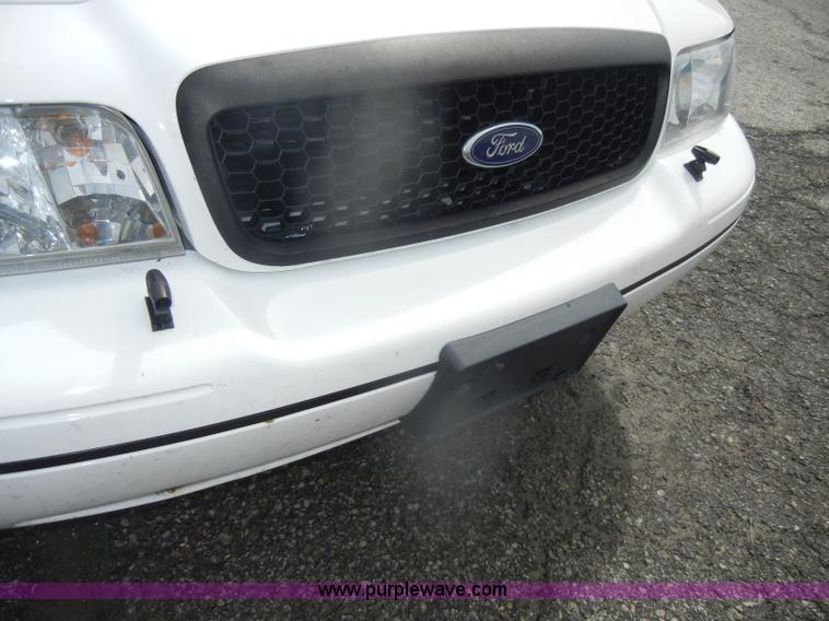 image for item B6984 2008 Ford Crown Victoria Police Interceptor