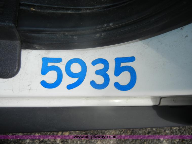 image for item B6984 2008 Ford Crown Victoria Police Interceptor