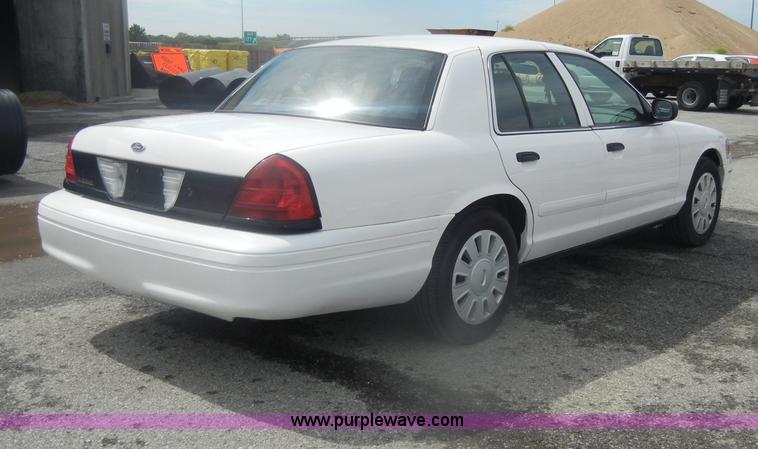 image for item B6994 2008 Ford Crown Victoria Police Interceptor