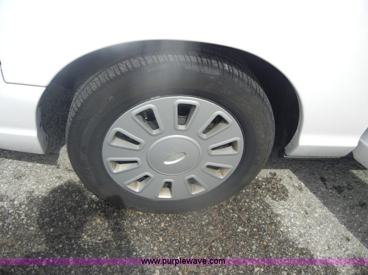 image for item B6994 2008 Ford Crown Victoria Police Interceptor