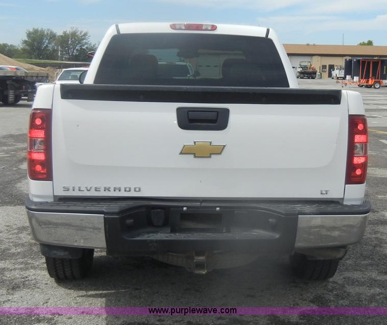 image for item B6995 2008 Chevrolet Silverado K1500 Crew Cab pickup truck