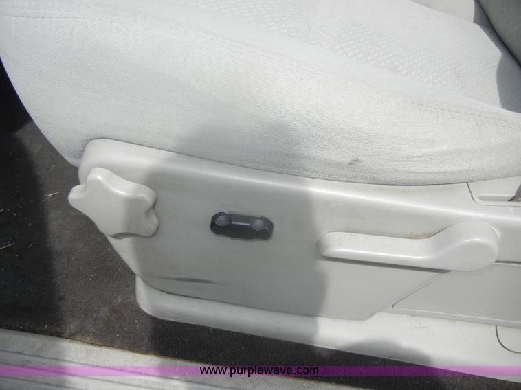 image for item B6995 2008 Chevrolet Silverado K1500 Crew Cab pickup truck