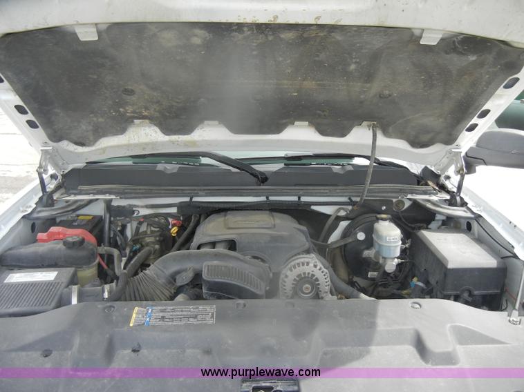 image for item B6995 2008 Chevrolet Silverado K1500 Crew Cab pickup truck