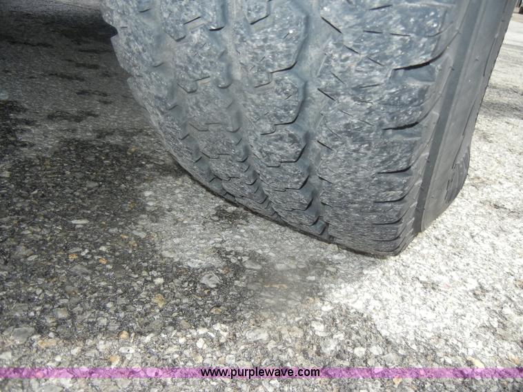 image for item B6995 2008 Chevrolet Silverado K1500 Crew Cab pickup truck