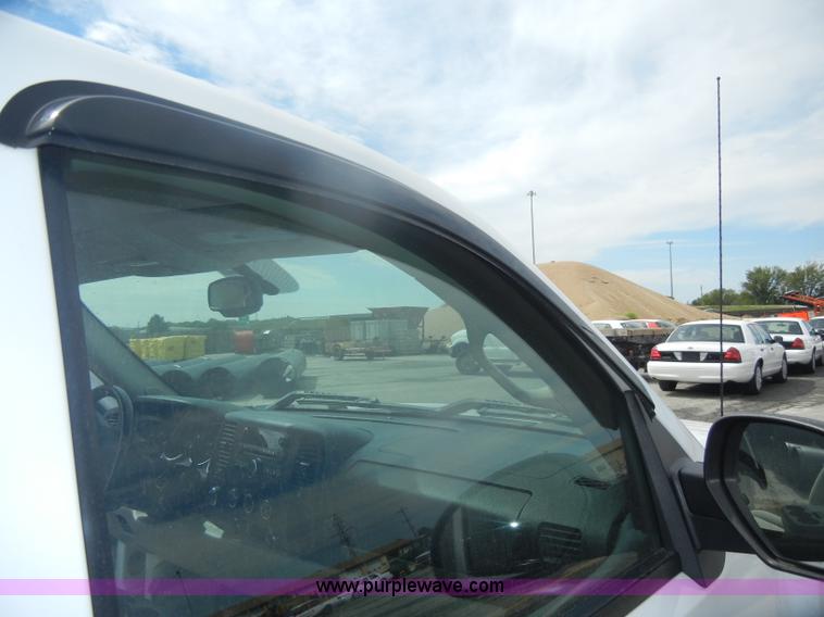 image for item B6995 2008 Chevrolet Silverado K1500 Crew Cab pickup truck