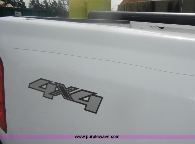 image for item B6995 2008 Chevrolet Silverado K1500 Crew Cab pickup truck