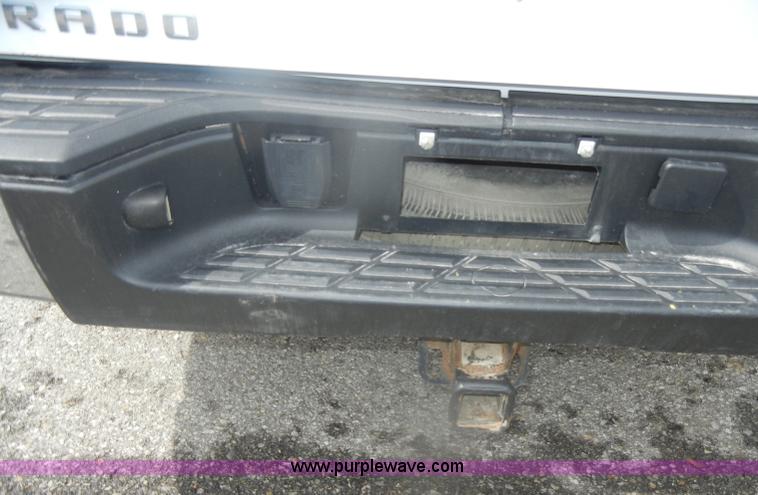 image for item B6995 2008 Chevrolet Silverado K1500 Crew Cab pickup truck