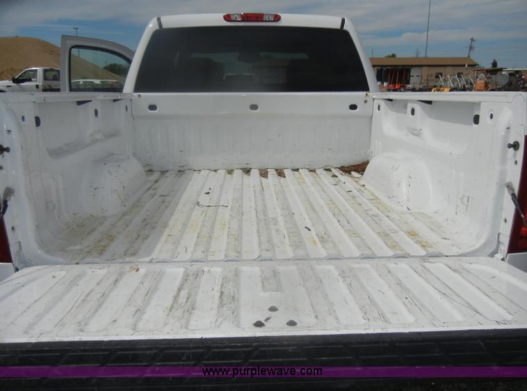 image for item B6995 2008 Chevrolet Silverado K1500 Crew Cab pickup truck
