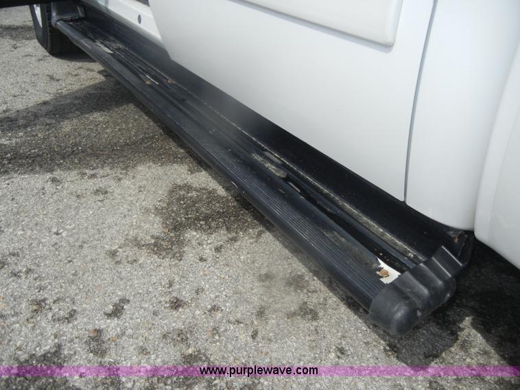 image for item B6995 2008 Chevrolet Silverado K1500 Crew Cab pickup truck