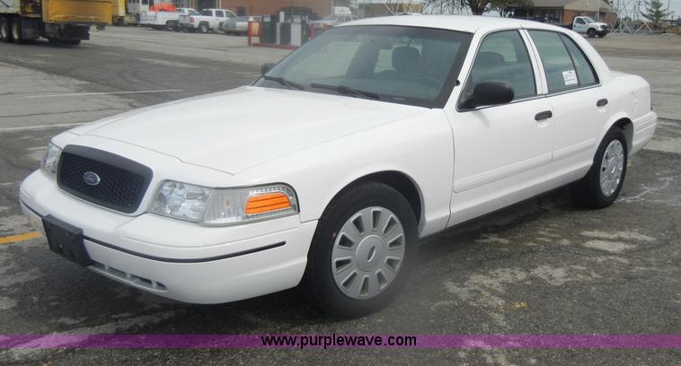 image for item B6996 2007 Ford Crown Victoria Police Interceptor