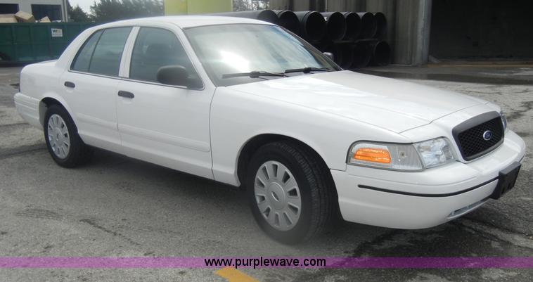 image for item B6996 2007 Ford Crown Victoria Police Interceptor