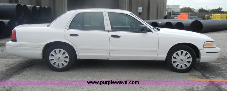 image for item B6996 2007 Ford Crown Victoria Police Interceptor