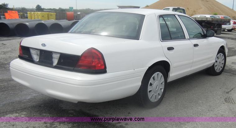 image for item B6996 2007 Ford Crown Victoria Police Interceptor