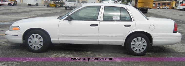 image for item B6996 2007 Ford Crown Victoria Police Interceptor