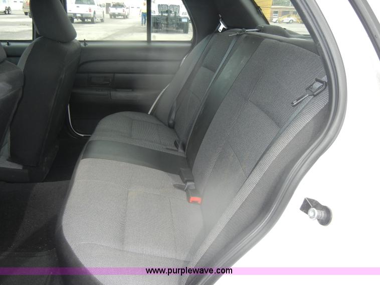 image for item B6996 2007 Ford Crown Victoria Police Interceptor