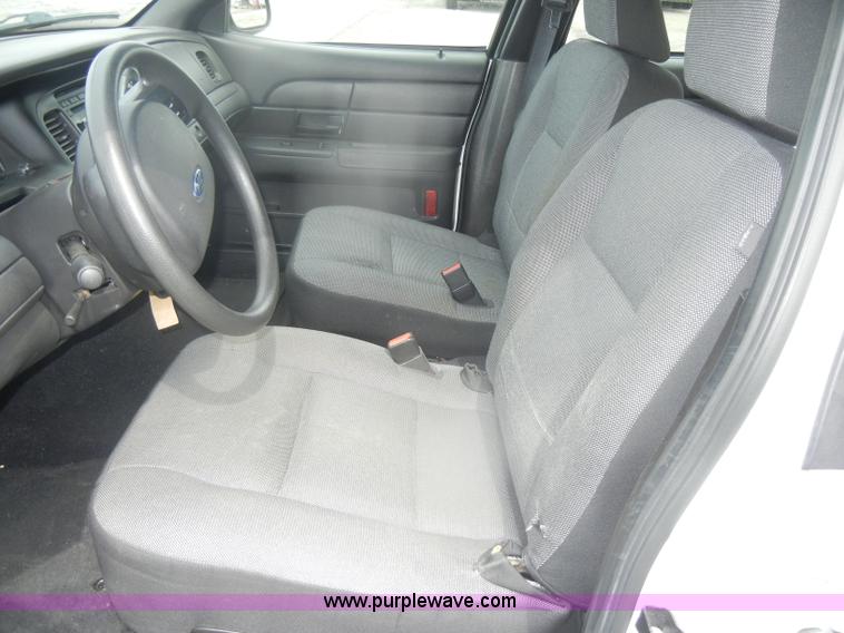 image for item B6996 2007 Ford Crown Victoria Police Interceptor