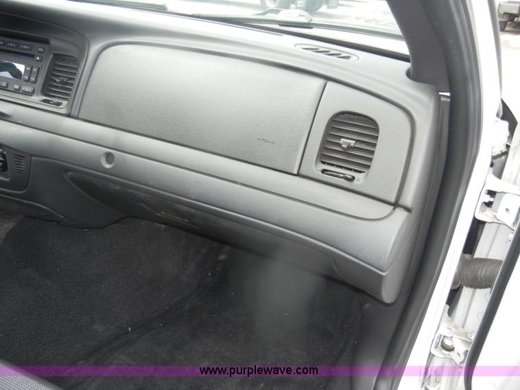 image for item B6996 2007 Ford Crown Victoria Police Interceptor