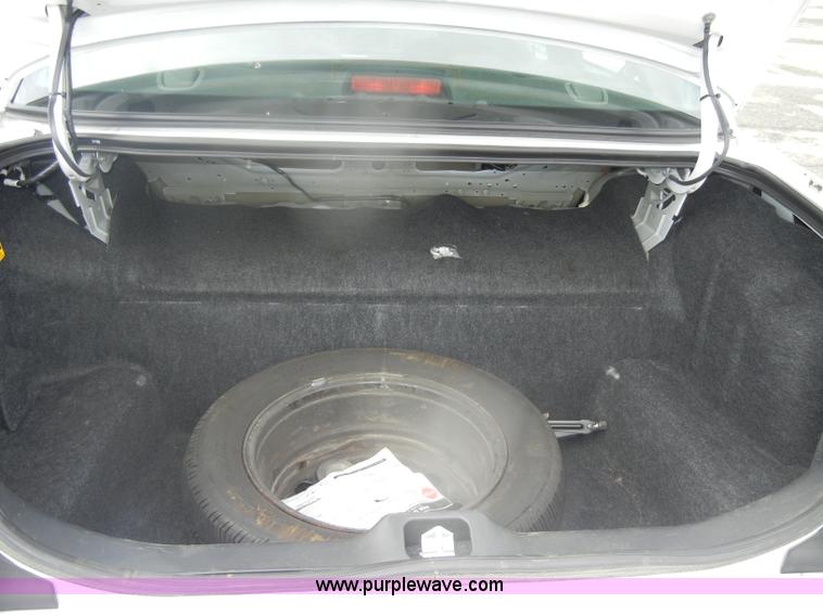 image for item B6996 2007 Ford Crown Victoria Police Interceptor