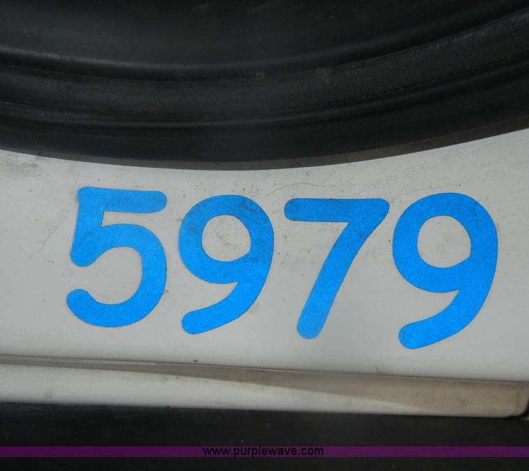 image for item B6996 2007 Ford Crown Victoria Police Interceptor