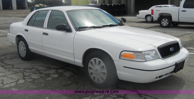 image for item B6999 2008 Ford Crown Victoria Police Interceptor