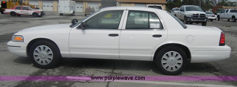 image for item B6999 2008 Ford Crown Victoria Police Interceptor