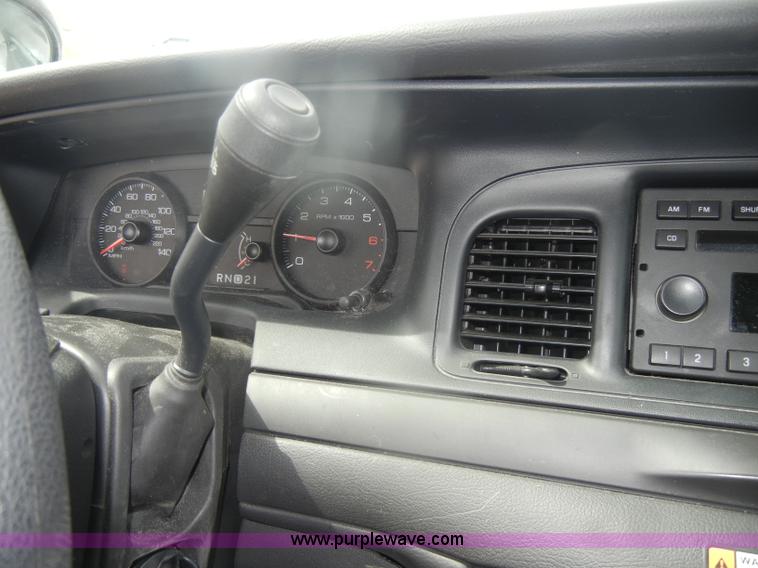 image for item B6999 2008 Ford Crown Victoria Police Interceptor