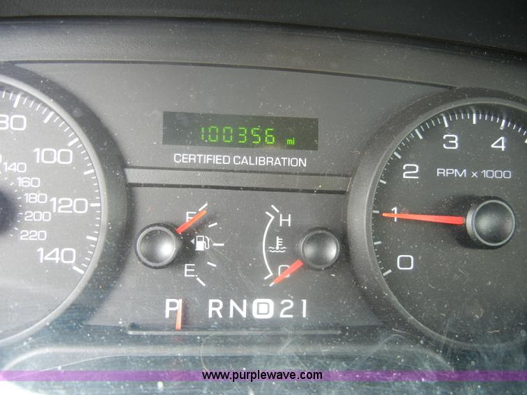 image for item B6999 2008 Ford Crown Victoria Police Interceptor