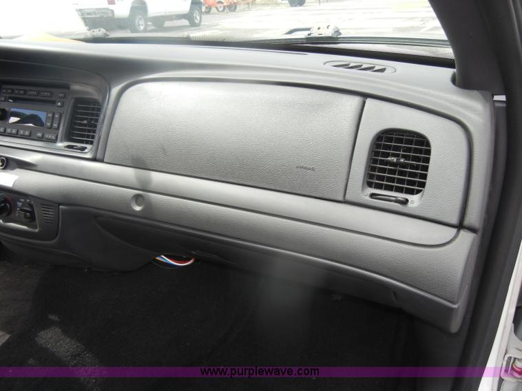image for item B6999 2008 Ford Crown Victoria Police Interceptor