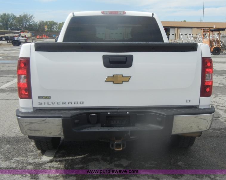 image for item B7000 2007 Chevrolet Silverado K1500 Extended Cab pickup truck