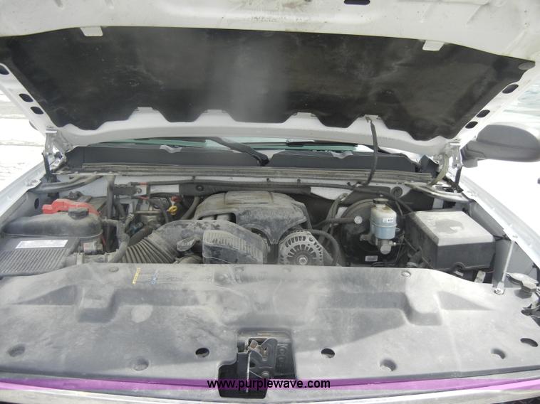 image for item B7000 2007 Chevrolet Silverado K1500 Extended Cab pickup truck