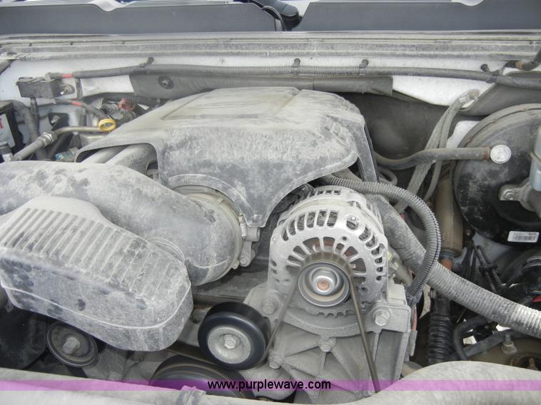 image for item B7000 2007 Chevrolet Silverado K1500 Extended Cab pickup truck