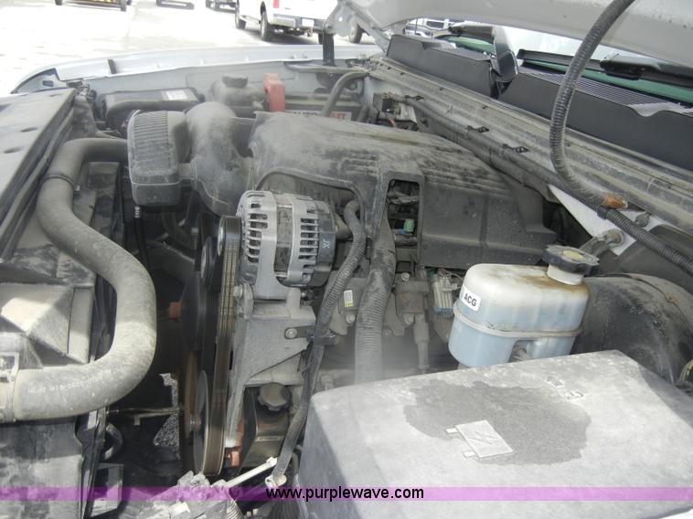 image for item B7000 2007 Chevrolet Silverado K1500 Extended Cab pickup truck