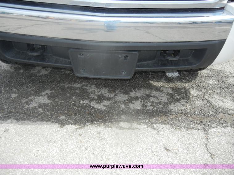 image for item B7000 2007 Chevrolet Silverado K1500 Extended Cab pickup truck