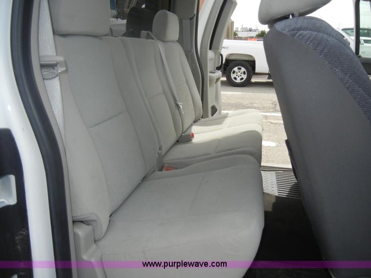 image for item B7000 2007 Chevrolet Silverado K1500 Extended Cab pickup truck