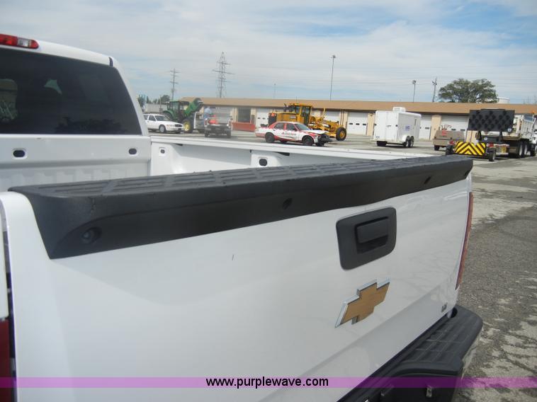 image for item B7000 2007 Chevrolet Silverado K1500 Extended Cab pickup truck