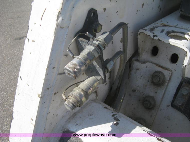 image for item B8130 1994 Bobcat 853H skid steer