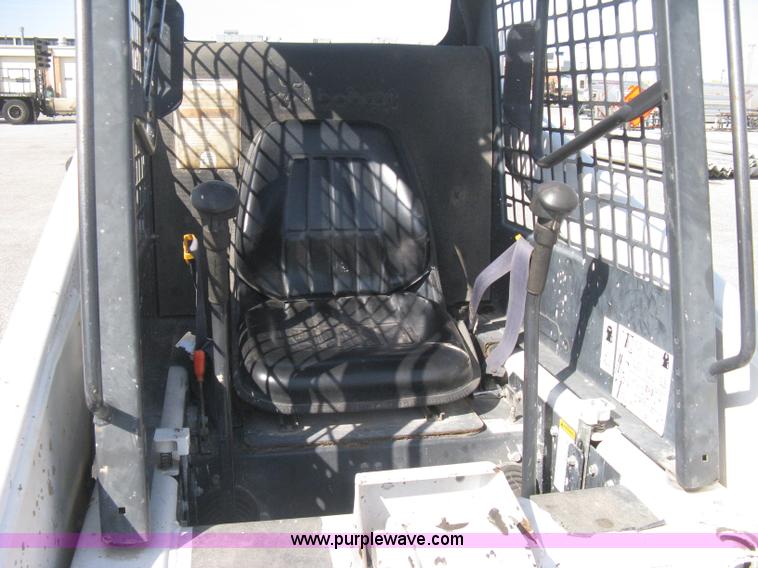 image for item B8130 1994 Bobcat 853H skid steer
