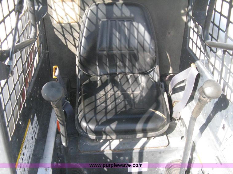 image for item B8130 1994 Bobcat 853H skid steer