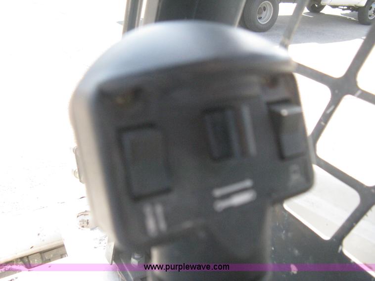 image for item B8130 1994 Bobcat 853H skid steer