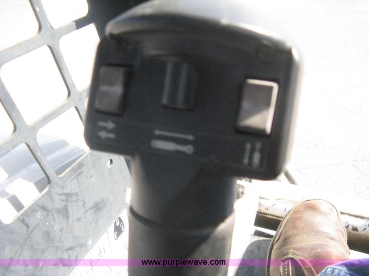 image for item B8130 1994 Bobcat 853H skid steer