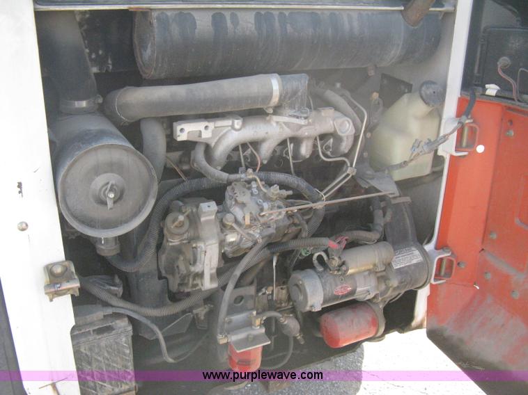 image for item B8130 1994 Bobcat 853H skid steer