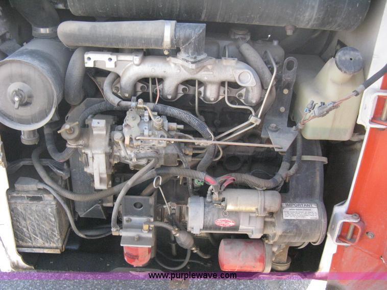 image for item B8130 1994 Bobcat 853H skid steer