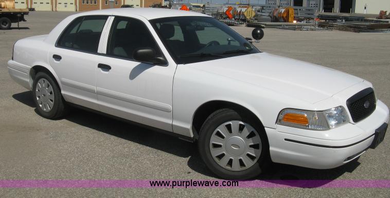 image for item B8132 2008 Ford Crown Victoria Police Interceptor