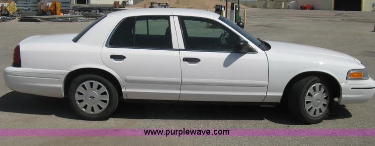 image for item B8132 2008 Ford Crown Victoria Police Interceptor