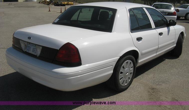 image for item B8132 2008 Ford Crown Victoria Police Interceptor